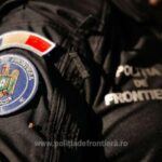 Polițiștii de frontieră din Constanța descoperă o captură surprinzătoare: peste 10.000 de țigarete îngropate în sala motoarelor unei ambarcațiuni. 3 peste 10 000 de tigarete descoperite de catre politistii de frontiera constanteni tigaretele ascunse in sala motoarelor unei nave 68e51dac39e2d