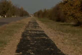 pista pentru biciclete turnata peste iarba lucrarile de mantuiala au starnit nemultumirea localnicilor asta intr un an se duce 68f7d3b2900c1