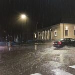 Furtunile devastatoare lovesc județul Constanța: salvări spectaculoase de pe capotele mașinilor și străzi transformate în râuri! 3 ploile torentiale fac pagube in judetul constanta oameni salvati de pe capota masinii strazi inundate 68e6098bcf613
