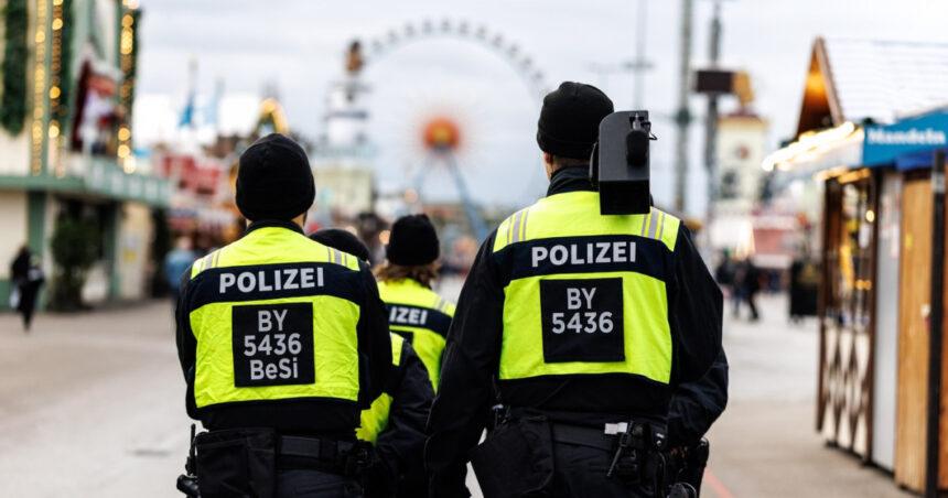 Poliția din Bavaria primește undă verde pentru a intercepta dronele misterioase. Guvernul landului german a dat aviz favorabil inițiativei legislative. 1 politistii bavarezi ar putea dobori dronele neidentificate proiectul de lege a fost aprobat de guvernul landului german 68e5771845df0