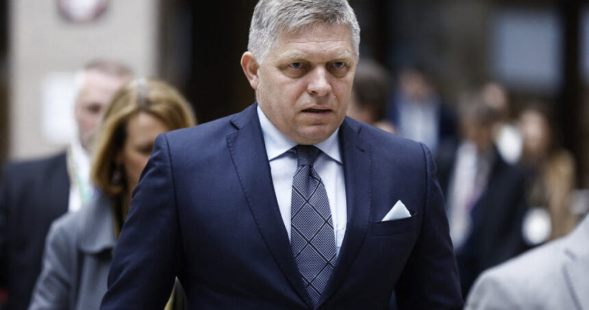 Robert Fico, premierul Slovaciei, denunță PES ca fiind un „partid al homosexualilor” după ce formațiunea sa a fost exclusă din acest grup. 1 premierul slovac robert fico declara ca pes este un partid de homosexuali dupa excluderea formatiunii sale din randurile acestuia 68f670699a80b