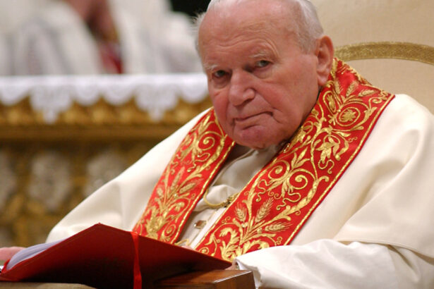 procesiune in cinstea sfantului papa ioan paul al ii lea azi pe strazile capitalei 68f480efa22bb