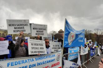 profesorii si studentii pregatiti pentru greva generala referendum national dupa mitingul din 29 octombrie 69011b9d25549