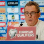 Ralf Rangnick a izbucnit la conferința de presă după înfrângerea în fața României: ”Răspunde tu la această întrebare! Nu m-am prezentat aici cu aere de superioritate.” 3 ralf rangnick a explodat la conferinta dupa esecul cu romania la intrebarea asta sa raspunzi tu nu am venit aici cu nasul pe sus 68ec294f25d25