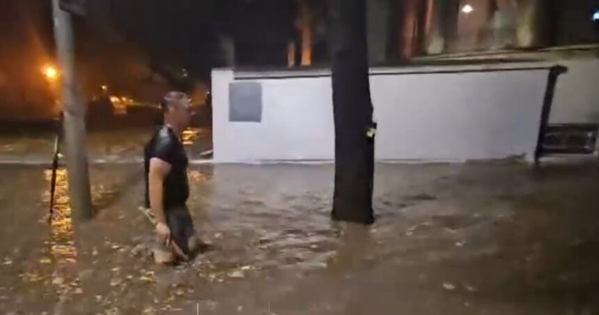 Răspunsul Primăriei Constanța în urma dispariției sacilor de nisip destinați protecției împotriva inundațiilor 1 reactia primariei constanta dupa ce mai multi saci cu nisip pusi pe strazi impotriva inundatiilor au fost furati 68e7868eaee01