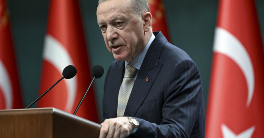 Recep Erdogan își valorifică avantajul după anularea întâlnirii de la Budapesta: „Suntem pregătiți oricând pentru un summit între Trump și Putin” 1 recep erdogan profita de faptul ca intalnirea de la budapesta s a anulat suntem gata in orice moment pentru un summit trump putin 68fcc8a02c88f