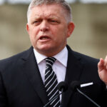 Robert Fico opune rezistență sancțiunilor europene împotriva Rusiei și solicită noi avantaje pentru Slovacia 3 robert fico blocheaza din nou sanctiunile ue impotriva rusiei si cere noi concesii pentru slovacia 68f0a172772b3