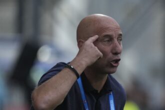 robert ilyes urecheaza un jucator de la csikszereda dupa meciul cu cfr primul tren si la budapesta nu poti sa faci asa ceva 68f15a1eb6b7d