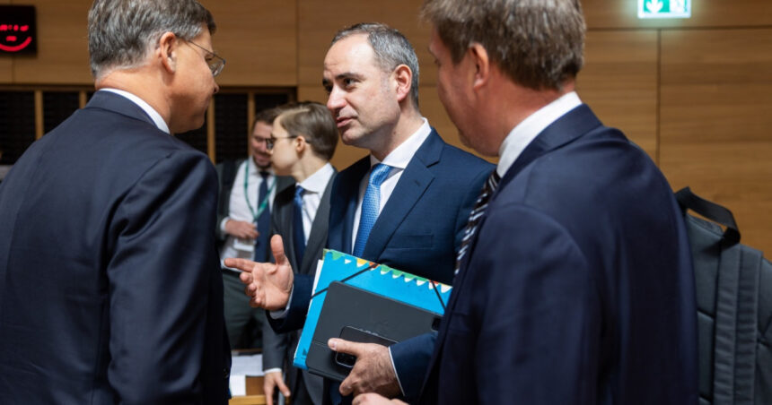 România solicită un buget european just și practic – declarația ministrului Alexandru Nazare la întâlnirea ECOFIN din Luxemburg 1 romania cere un buget ue echitabil si realist mesajul ministrului alexandru nazare la reuniunea ecofin de la luxemburg 68ea3781386d7