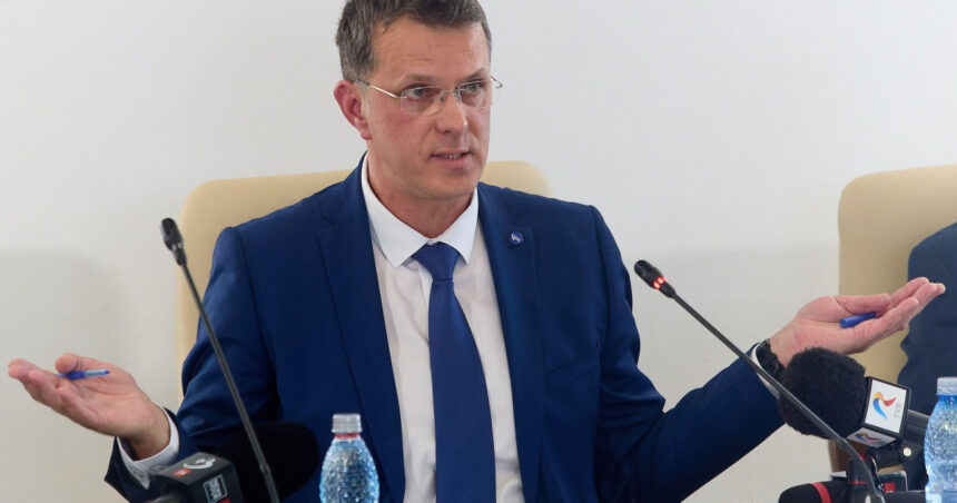 România nu va putea intercepta dronele rusești de la graniță, dacă acestea se află pe teritoriul Ucrainei. Detaliile oferite de ministrul Apărării. 1 romania nu va putea dobori dronele rusesti aflate la granita daca sunt pe teritoriul ucrainei explicatiile ministrului apararii 68de6d1e08ffe