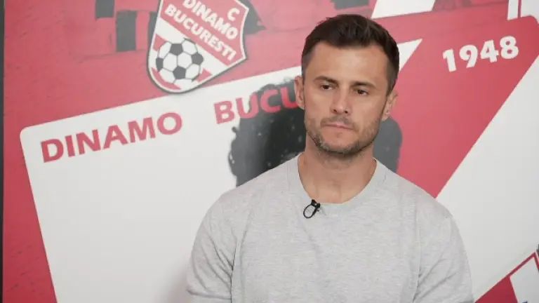 Foc la derby! Directorul lui Dinamo a explodat de furie și a invadat vestiarul Rapidului! 1 s a lasat cu scandal la derby seful lui dinamo a luat foc si a dat buzna in vestiarul rapidului 68f5c2a23e3db