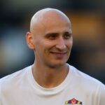 A ales să se stabilească în Emiratele Arabe Unite, dar subliniază că nu este vorba de câștiguri financiare: „Nu vreau ca micuții mei să își petreacă copilăria în Anglia” 3 s a transferat in emiratele arabe unite dar spune ca nu pentru bani copiii mei nu vreau sa creasca in anglia 68f09c88107fb