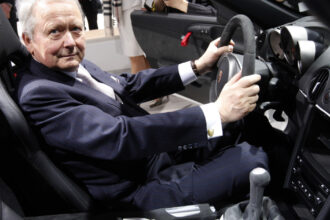 scandal in salzburg magnatul porsche sapa un tunel privat spre centru ca sa evite aglomeratia in trafic localnicii sunt revoltati 68e9254939e12