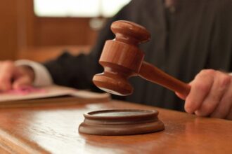 scandal intr un magazin din municipiul tulcea trei barbati au fost plasati in arest la domiciliu 68fb28df509a1