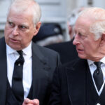 Controversa explozivă din Regatul Unit: Prințul Andrew își pierde distincțiile și este expulzat din palatul regal. „A adus rușine națiunii” 3 scandal urias in marea britanie printul andrew isi pierde titlurile si este dat afara din resedinta regala a facut tara de rusine 6903deb3ca181