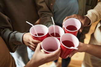 schimbare de preferinte in randul tinerilor europeni consuma din ce in ce mai putin alcool care sunt motivele studiu 68eb38249232c