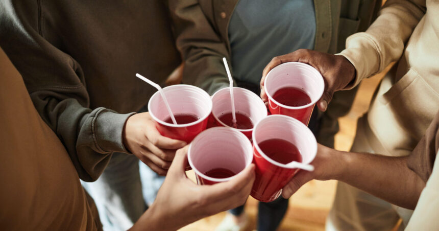 Tinerii europeni își ajustează obiceiurile: scăderea consumului de alcool și motivele din spatele acestei tendințe (studiu) 1 schimbare de preferinte in randul tinerilor europeni consuma din ce in ce mai putin alcool care sunt motivele studiu 68eb38249232c