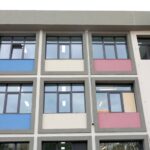 Școala nr. 7 din Constanța, proaspăt renovată, a fost afectată de inundații după precipitațiile intense. Lecțiile se desfășoară acum online pentru elevi. 3 scoala nr 7 din constanta recent reabilitata a fost inundata dupa ploile torentiale elevii fac ore online 68e78836d83c1