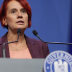 Schimbări în legislația ANI: Dogioiu anunță noi reglementări pentru demnitari și angajați contractuali, atât înainte, cât și după angajare 2 se modifica legea ani dogioiu proiectul introduce restrictii pre si post angajare pentru demnitari si personal contractual 68e7b0d2436fc