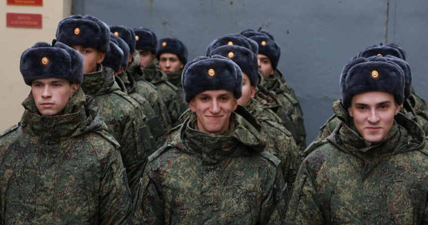 Spionii ucraineni scot la iveală numărul dezertorilor ruși din 2024: soldați care au părăsit frontul împreună cu armele și echipamentul militar. 1 serviciile secrete ucrainene dezvaluie cati soldati rusi au dezertat in 2024 unii soldati au fugit cu tot cu arme si echipament 68f3b8551c6d5