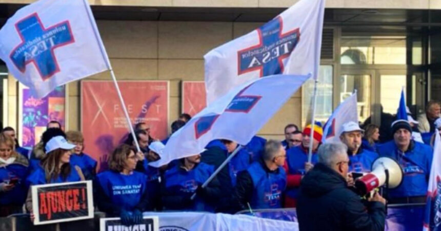 Sindicaliștii din domeniul sănătății protestează împotriva amânării de către Guvern a drepturilor salariale stabilite prin hotărâre judecătorească. 1 sindicalistii din sanatate condamna decizia guvernului de a amana acordarea drepturilor salariale castigate definitiv in instanta 68e026c8f1981
