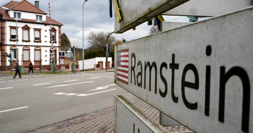 Moment penibil pentru Statele Unite: Berlinul va acoperi salariile personalului militar american din Germania 1 situatie stanjenitoare pentru sua berlinul va plati salariile angajatilor americani de la bazele militare de pe teritoriul germaniei 68f8bbb1198dc