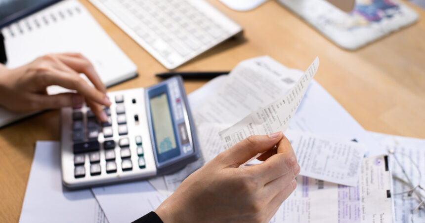 Sondaj: 80% dintre firmele românești simt o scădere a condițiilor economice. Cum au influențat măsurile fiscale această situație? 1 sondaj 80 dintre companiile din romania resimt o deteriorare a mediului economic ce impact au avut masurile fiscale 68f0e8afbd684