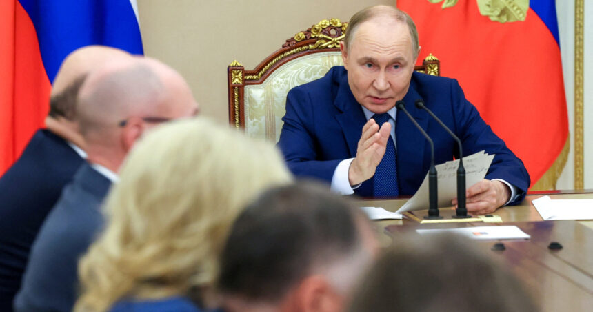 Informații din Moscova sugerează că la Kremlin nu se află o deschidere pentru încheierea păcii. Care sunt intențiile lui Putin? 1 surse de la moscova spun ca nu exista dispozitie pentru pace la kremlin ce vrea putin 68fa536fb2c70