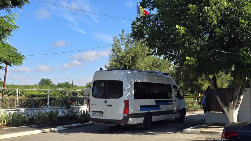 Un agent de penitenciar din Constanța, acuzat de DIICOT că a dezvăluit identitatea unui colaborator Antimafia! 1 surse diicot constanta trimite in judecata un politist de penitenciar de la poarta alba ar fi divulgat identitatea unui colaborator antimafia 68e7233720ea5