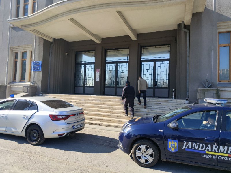 SURSE: Un suspect din faimosul caz Portul, deferit instanței de către DNA! Acuzațiile procurorilor vizează dare de mită. 1 surse un inculpat din celebrul dosar portul trimis in judecata de dna procurorii il acuza de dare de mita 68eb179263736
