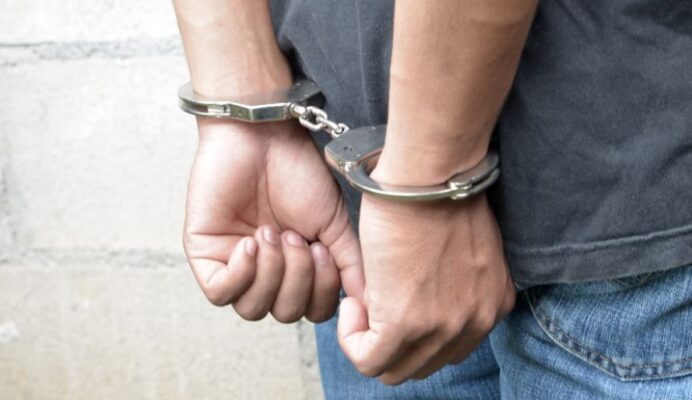 Constanța: Tânărul prins de poliție în timpul unei urmăriri pe străzi, reținut pentru șofat fără permis 1 tanarul urmarit in trafic de politisti pe mai multe artere din constanta retinut pentru conducere fara permis 68ef9fd4a3070