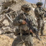 Conflict intens între ONU și forțele lui Netanyahu. Israelul ar fi deschis focul cu tancuri asupra pacificatorilor! 3 tensiuni uriase intre onu si armata lui netanyahu armata israelului ar fi tras cu tancul catre castile albastre 68ff48785d5ce