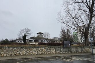 terenul de la vila regala preluat oficial de ministerul culturii vezi aici ce spune ministrul demeter andras istvan 68fbca91ca774