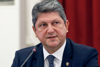 titus corlatean a avut o discutie cu sorin grindeanu dupa ce a iesit din cursa pentru sefia psd 68ef99b01dcc1