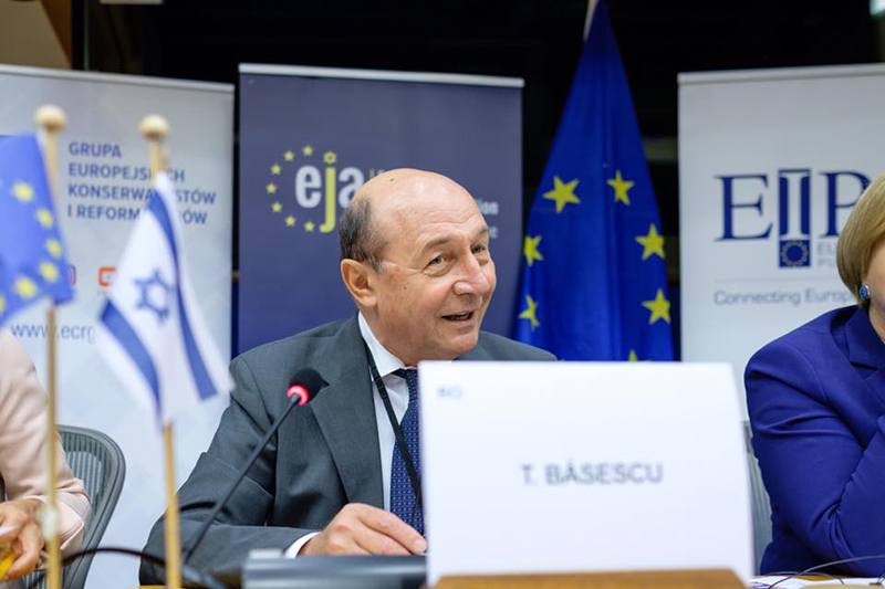 Traian Băsescu dezvăluie momentul oportun pentru ca Nicușor Dan să solicite reformarea Executivului: Bolojan va fi puțin apreciat. 1 traian basescu spune cand trebuie sa ceara nicusor dan schimbarea guvernului bolojan va avea nivelul de simpatie foarte scazut 68e355d8e380b