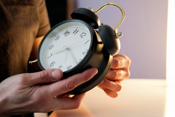 trecem la ora de iarna 2025 in acest weekend ceasurile se dau inapoi si dormim mai mult 68fafc782b2f1