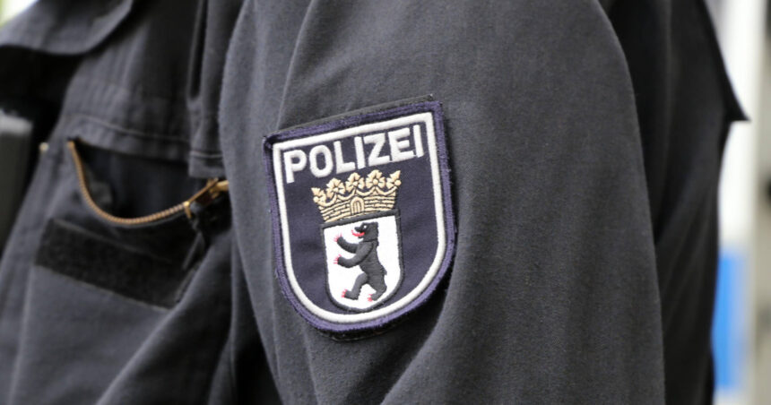 Trei indivizi bănuiți de legături cu Hamas, reținuți în Germania: acuzații de conspirație pentru atacuri asupra instituțiilor evreiești 1 trei presupusi membri ai hamas arestati in germania sunt suspectati ca planuiau atacuri asupra institutiilor evreiesti 68dd8e1d2eebe