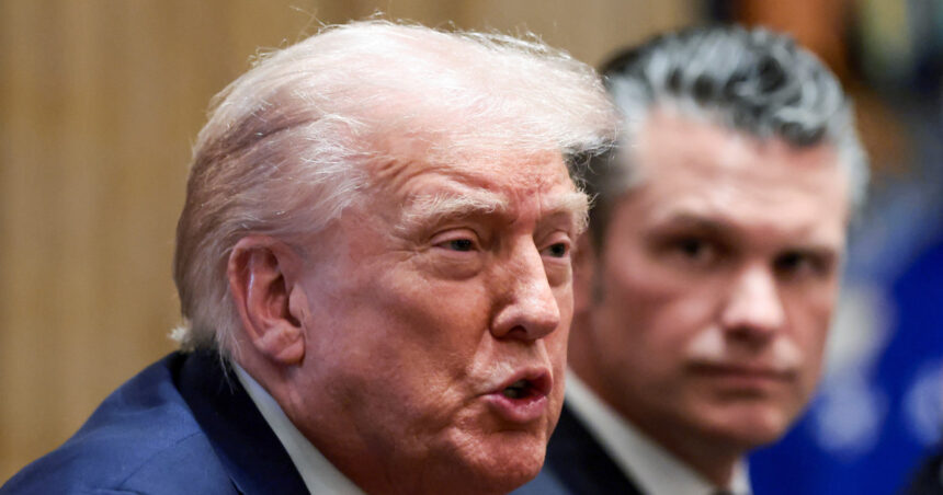 Trump cere Pentagonului să redirecționeze 8 miliarde de dolari din fondurile de apărare pentru acoperirea salariilor, în contextul unui blocaj guvernamental. 1 trump ordona pentagonului sa ia 8 miliarde de dolari din bugetul apararii pentru plata salariilor in plin blocaj guvernamental 68eb8c85ca7a6
