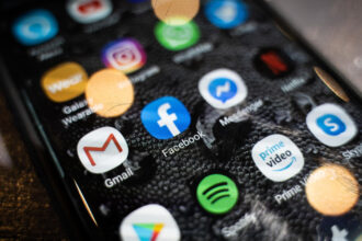 ue investigheaza snapchat youtube apple store si google play in legatura cu impactul asupra copiilor 68e8db9fee3ad