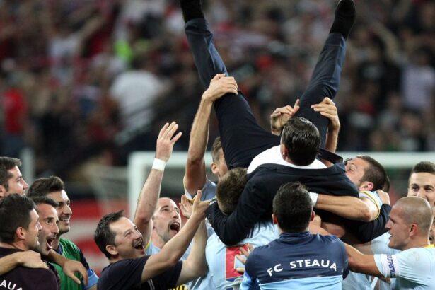 uluitor s a furat un ceas rolex din vestiarul lui fcsb iar antrenorul a intervenit imediat a aratat ce fel de om e 69024216742d3