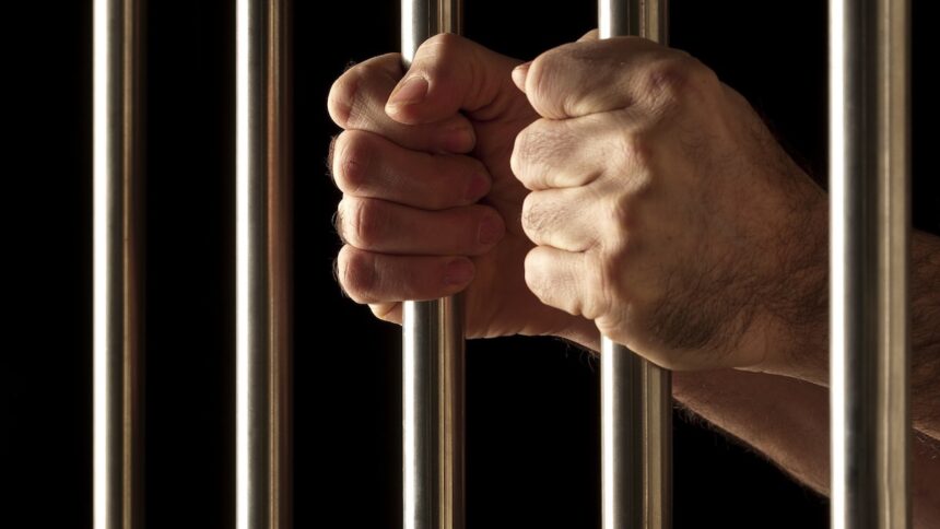Capturat: Individul de 31 de ani care a înfăptuit o jaful în sala de jocuri din Constanța 1 un barbat de 31 de ani a ajuns dupa gratii dupa ce a jefuit o sala de jocuri de noroc din constanta 68deacc0e3731
