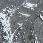 Tragedie în Piatra Craiului: Un bărbat de 47 de ani și-a pierdut viața căzând de la înălțime, fiind al cincilea incident în decurs de zece zile. 2 un barbat de 47 de ani a murit in piatra craiului a cazut sute de metri in gol al cincilea caz in ultimele zece zile 69012a7994b83