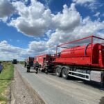 Incendiu devastator la un camion plin cu rapiță în Castelu! Pompierii din Medgidia au intervenit cu forțe considerabile. 3 un camion plin cu rapita a luat foc in castelu pompierii din medgidia intervin cu mai multe autospeciale 68ea6b72444a1