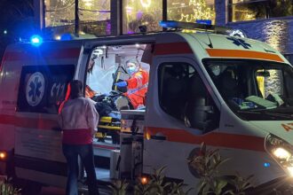 un pieton a fost lovit de o motocicleta pe bulevardul elisabeta in zona cazinoului din constanta 68e8203fd2985