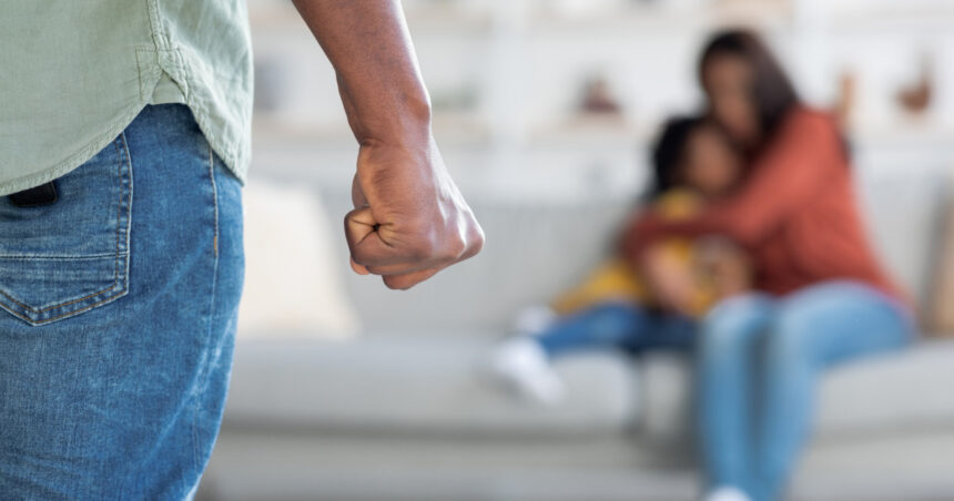 Un român și-a transformat locuința într-un „cuib al suferinței” pentru soție și copii: ani de groază, acte de violență și abuzuri documentate. 1 un roman si a transformat casa intr o inchisoare domestica pentru sotie si copii ani de teroare violente filmate si abuzuri 68fa144177cbc