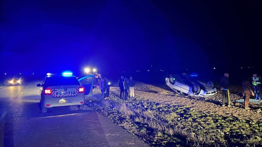 Accident spectaculos pe câmp, lângă Mihail Kogălniceanu: detalii despre răsturnarea șoferului 1 un sofer s a rasturnat cu masina pe camp aproape de mihail kogalniceanu cum s a produs accidentul 68ebf51f85ad3