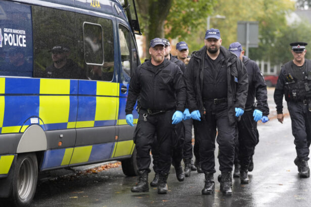 una din victimele ucise in atacul de la sinagoga din manchester a fost impuscata de politisti anuntul facut de autoritati 68dfd04b32da6