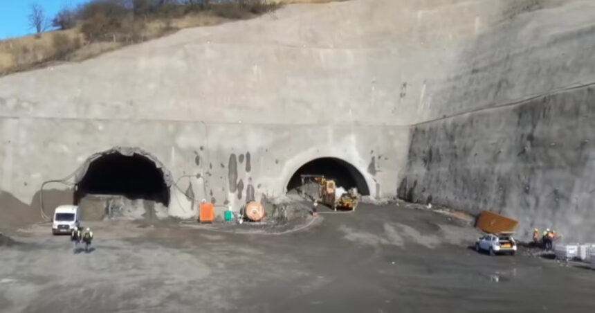 Se dă startul dinamitării primului tunel montan de pe Valea Oltului, cea mai provocatoare porțiune a Autostrăzii Sibiu–Pitești! 1 video a inceput dinamitarea primului tunel in munte de pe valea oltului cel mai dificil tronson al autostrazii sibiu pitesti 68ff8797cdfe3