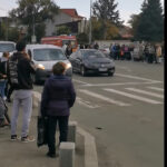 Tragedie pe trecerea de pietoni în București: O mamă și copilul său în cărucior, victime ale unui accident fatal. 3 video accident mortal in bucuresti o femeie si copilul ei aflat in carucior au fost loviti de o masina pe trecerea de pietoni mama a murit 68ed1d7421f6a