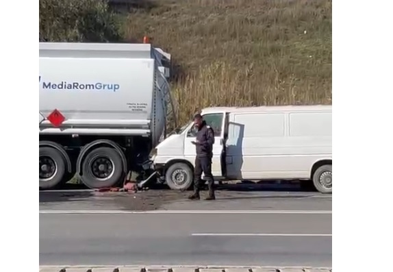 video accident rutier mortal in zona midia implicate o duba si o autocisterna 6901f47a0cc92